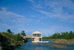 innovative-floating-lake-house-design-3-533×363