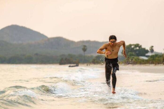 ภาพประกอบ - นับถอยหลัง 3 วัน โตโน่ ฝึกซ้อมหนักกับกองทัพเรือก่อนลงทะเล (3)