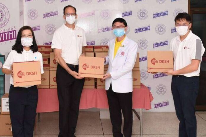 01 DKSH บริจาคสิ่งของและเงินให้ รพ.ราชวิถี