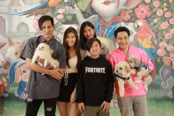 คุณพ่อพีทและภรรยาเจง