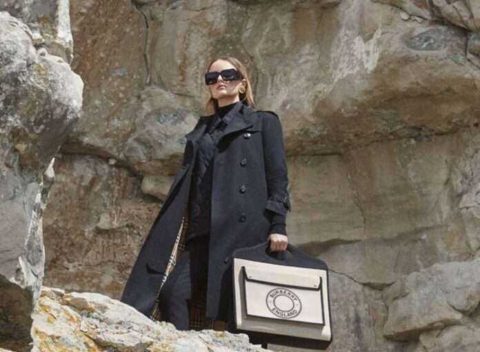 Burberry - Trench Coat-003-resize