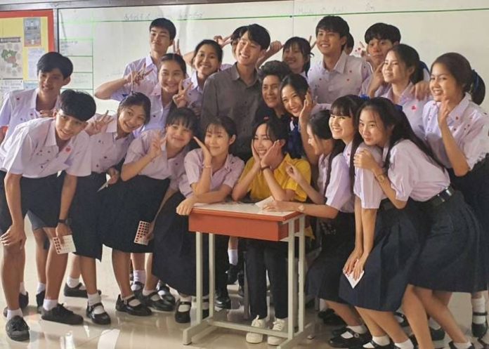 นักแสดง the comments (1)