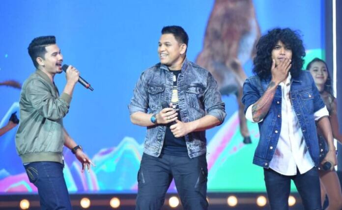 3 แมวมองโชว์เพลง