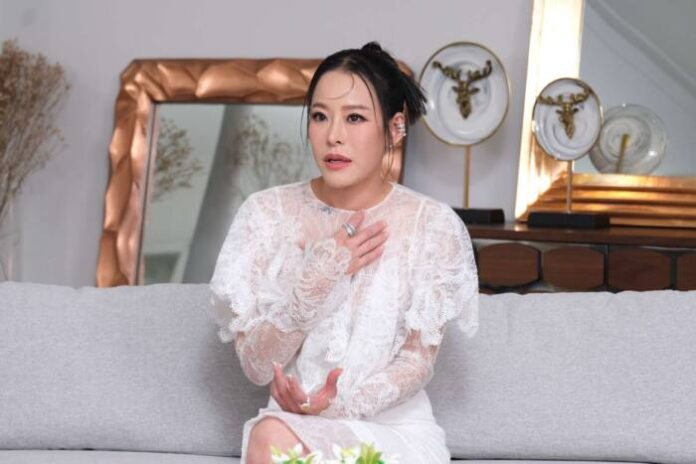 61F57EE7-2D99-41F8-8B34-08FA3A8F3E51-2077-000001799F3EFF2C