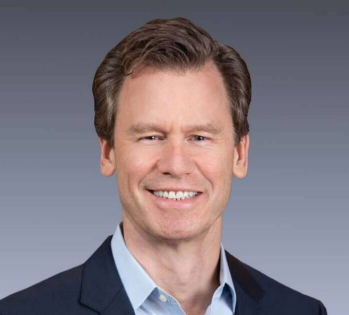 จิม แอนดรูว์ เจ้าหน้าที่บริหารสูงสุดด้านความยั่งยืน (Chief Sustainability Officer)