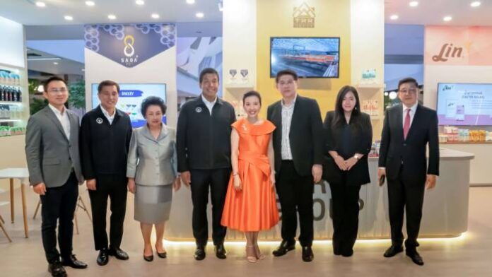 ภาพประกอบข่าว_กลุ่มไทยรุ่งเรืองให้การต้อนรับผู้ว่าฯ กทม. เยี่ยมชมบูธในงาน “โครงการ Phenix (ฟีนิกซ์)”