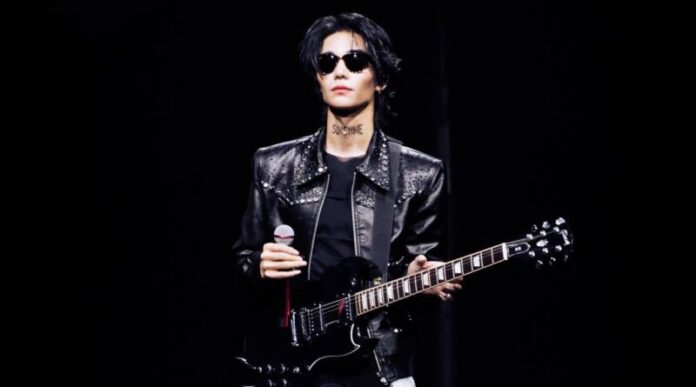 Jeff Satur x RayBan Mega Clubmaster Blacked Out - Red Giant Concert 01