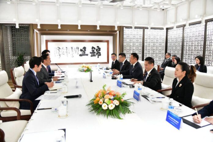 Thai PM meets Xiaomi_01